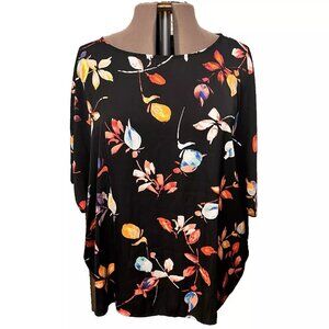 Jennifer Lopez. Size 2X. Round Neck Pullover. Black Floral. Poly. B61